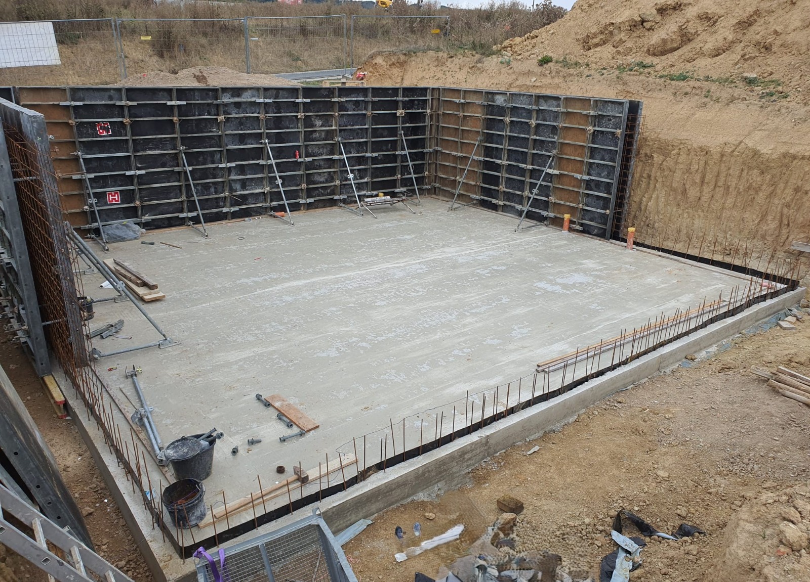 Fundament Schalung Betonarbeiten Ahrweiler - Fachgerechte Fundamentarbeiten